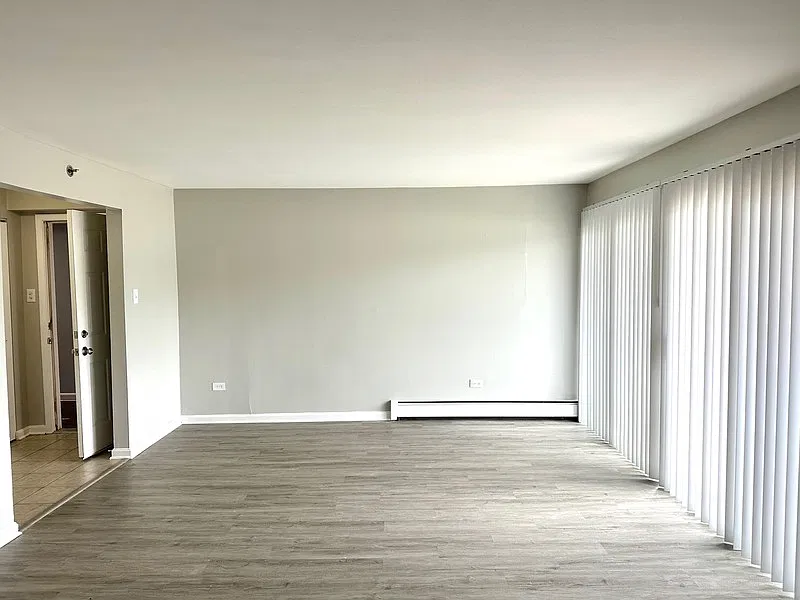 2 bed, 1.0 bath, 950 sqft, $1,570 — Photo 4
