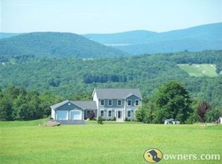 370 Middle Mountain Dr, Factoryville, PA 18419