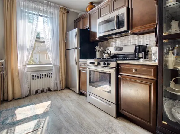 145 Lincoln Avenue image 6 of 18