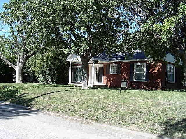 2nd image of 1312 W Elm