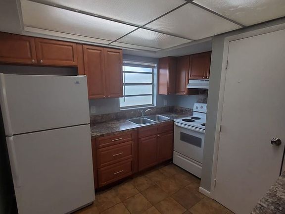 5th image of 1410 Herschell St #1412