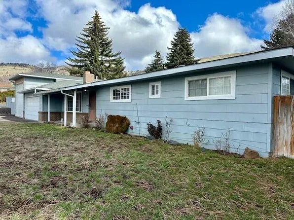 1931 Carlson Dr, Klamath Falls, OR 97603