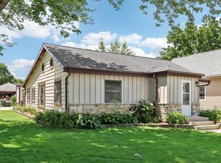1015 S 86th St, West Allis, WI 53214
