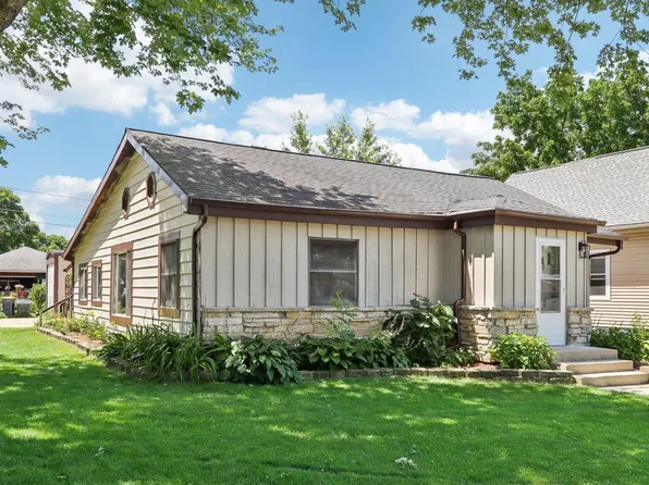 1015 South 86th STREET, West Allis, WI 53214