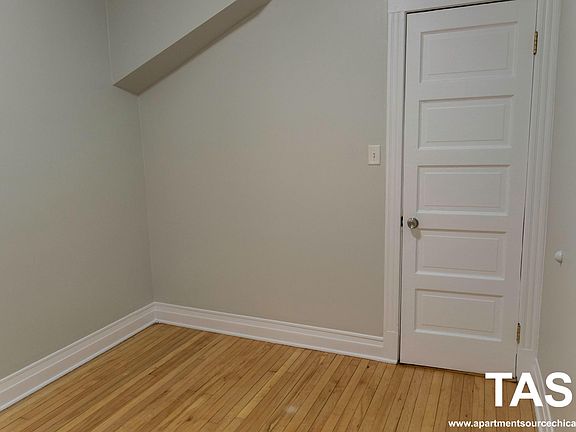 5th image of 2535 W Medill Ave APT 1