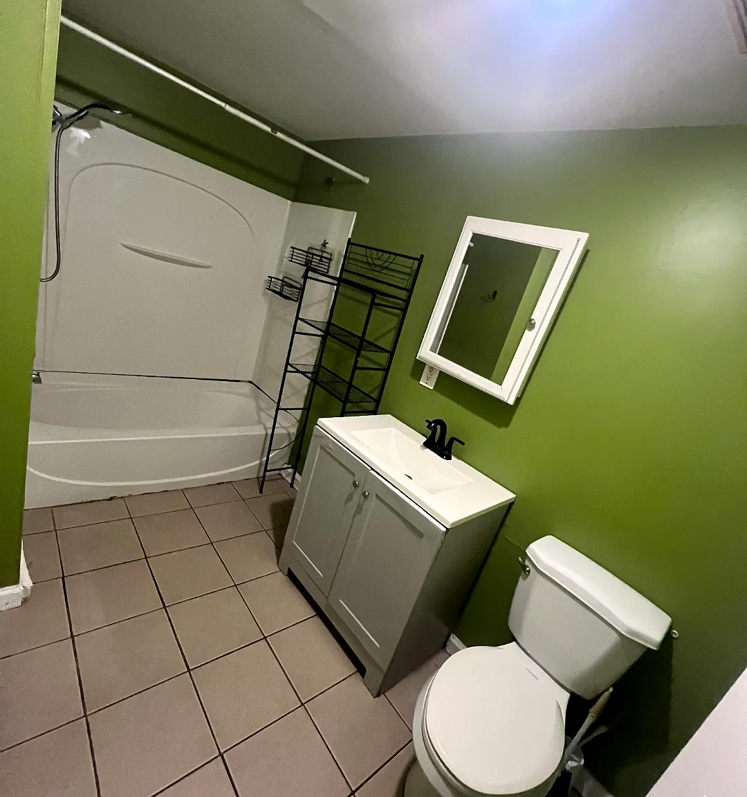 3 bed, 1100 sqft, $2,250 — Photo 4