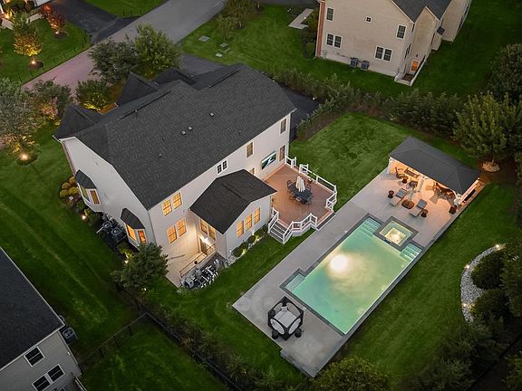 3rd image of 207 Bottsford Ave