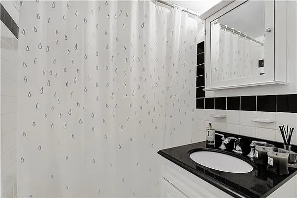 Sold by WIRE International Realty | media 23