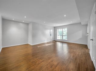 5043 Les Chateaux Dr #214, Dallas, TX 75235