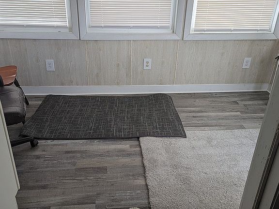 5th image of 172 Gloria Ave