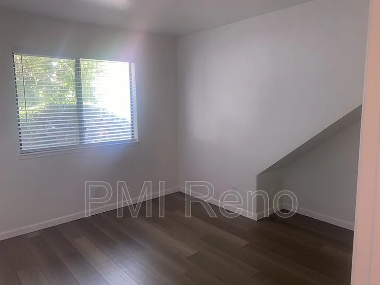 1015 Locust St #C — Photo 7