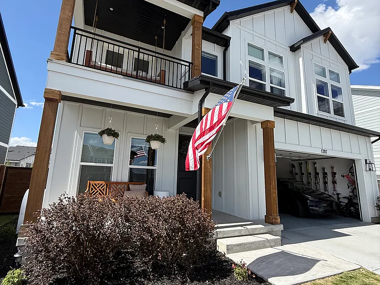 1397 Sumac Cir — Photo 2