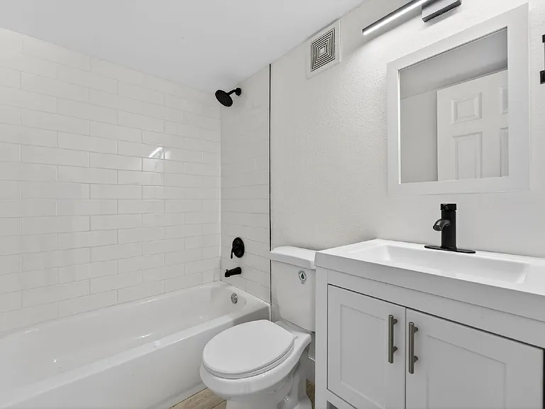 37 NW 59th St #4 — Photo 14