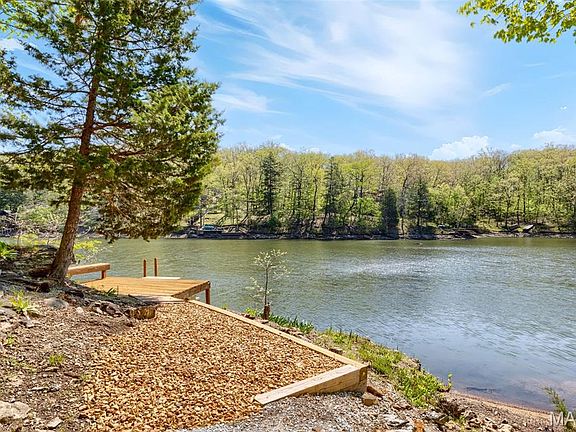 2nd image of 121 Innsbrook Pines Dr