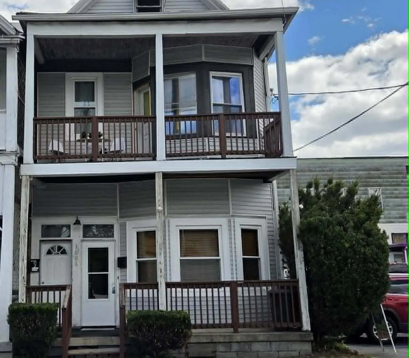 2 bed, 1.0 bath, 900 sqft, $1,200 — Photo 1