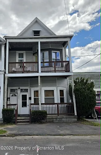 1606 Dickson Ave #1 Photo 1