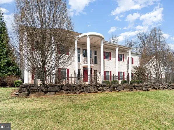 17 Montego Ct, Dillsburg, PA 17019