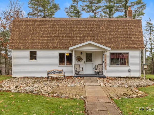 3600 E Croton Trl, Newaygo, MI 49337