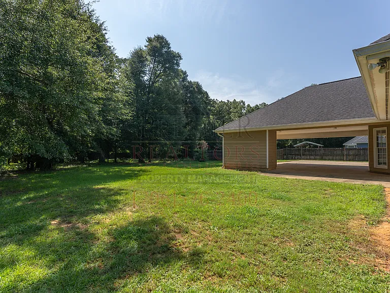 251 Owens Rd — Photo 35