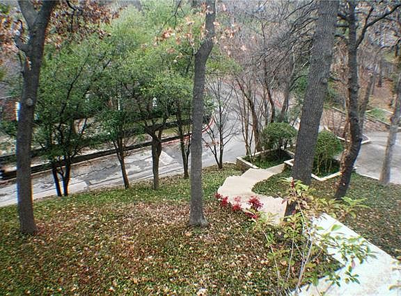 2nd image of 867 Chateau Valee Cir
