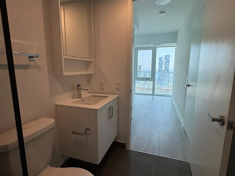 89 Queen St E #4296 — Photo 2