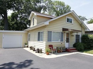33780 N Oak St, Gages Lake, IL