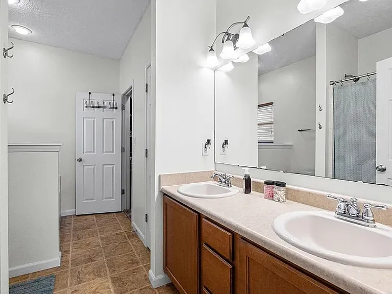 5342 Wilmington Cir — Photo 6