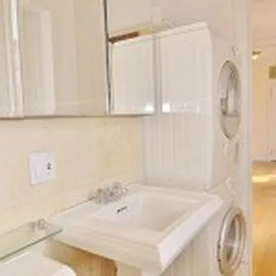 Rented by Park Property Advisors | media 18