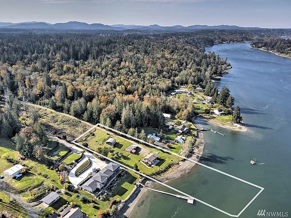 There are two parcels here - the tidelands/beach is a separate parcel, and is currently leased to a shellfish grower. He would love to keep leasing it from the new owner, but understands that might not be possible.