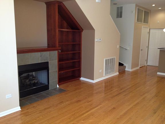2nd image of 922 N Crosby St #C
