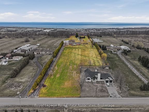 3rd image of 1137 Ridge Rd