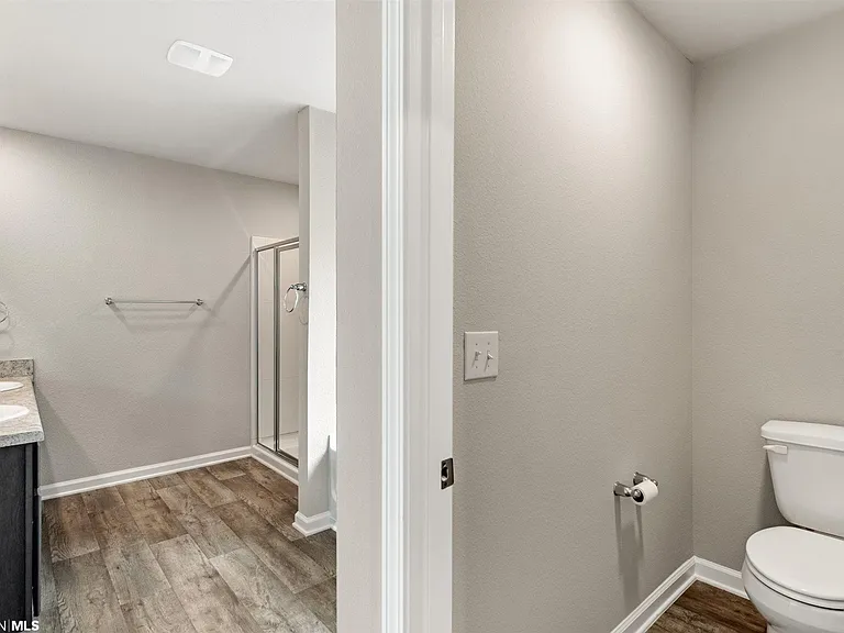 Bath 1 Water Closet