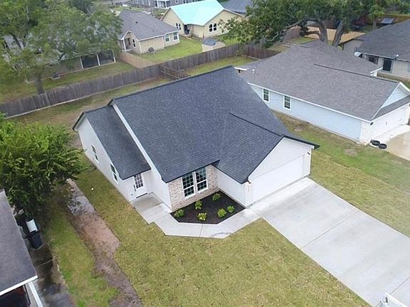 3rd image of 138 Luciana St