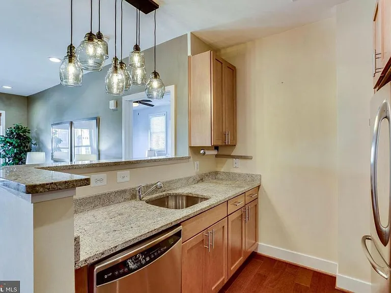 1425 11th St NW — Photo 3