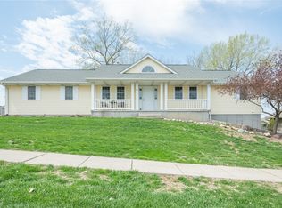 926 S 10th St, Adel, IA 50003