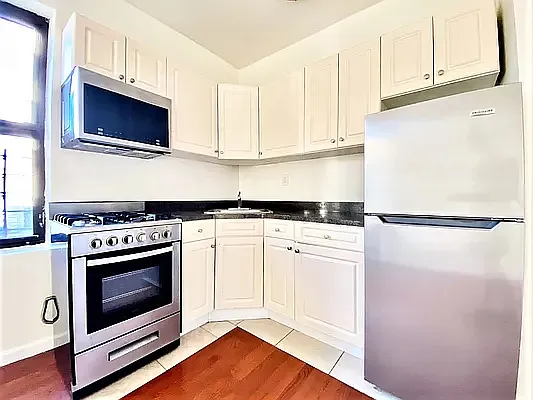 Rented by Brickview NYC Realty NYV LLC | media 2