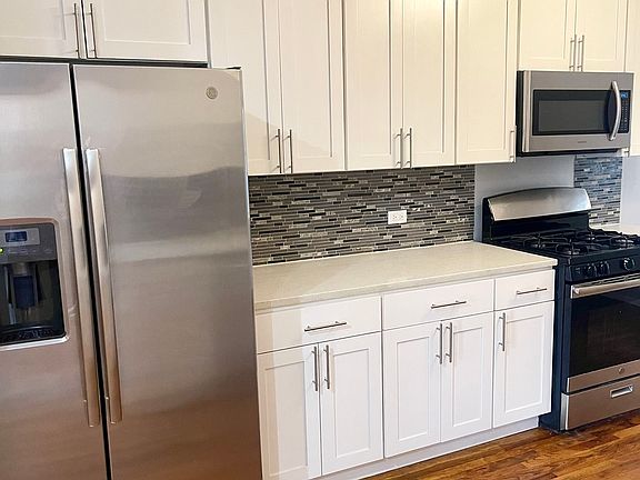 2nd image of 2735 W Le Moyne St APT 2