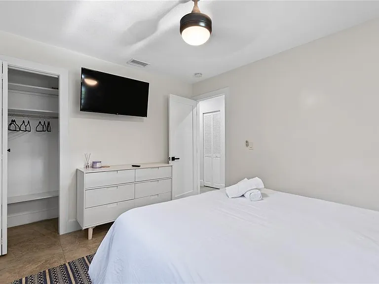 6822 S Wall St — Photo 9