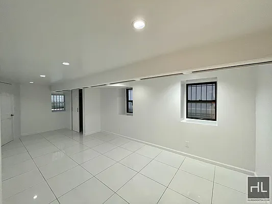 Rented by Highline Residential | media 54