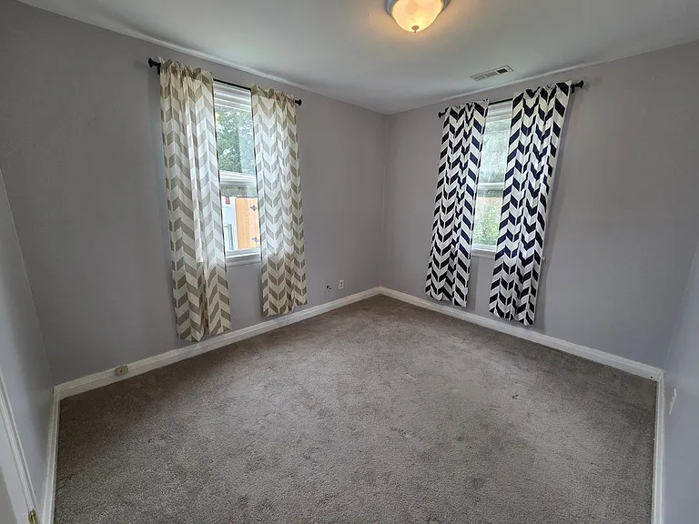 7405 Yorktown Dr — Photo 16