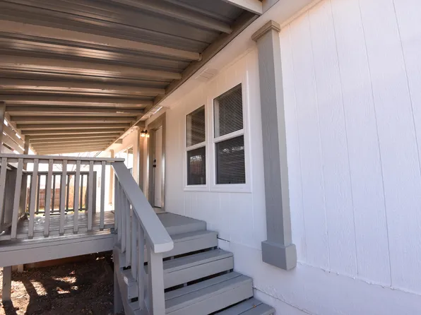 1181 Los Cristantemos Ct SE, Los Lunas, NM 87031