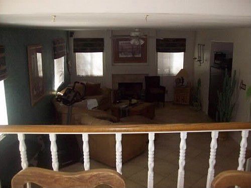 5th image of 1919 E Belmont Dr