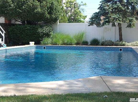 5th image of 20 Burns Ln