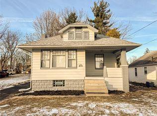 196 Maywood Dr, Youngstown, OH 44512