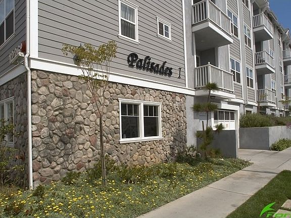 2nd image of 1210 W Adams Blvd APT 204