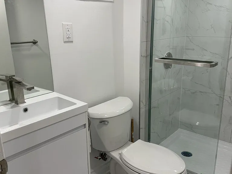 67 Carrick Ave #BASEMENT — Photo 8