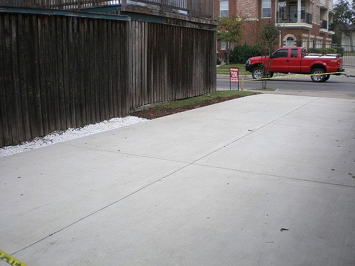 2nd image of 1215 N Fitzhugh Ave