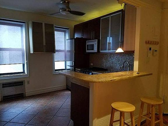 5th image of 215 Hart Blvd APT 5L