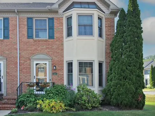 525 Cobblestone Ln, Lancaster, PA 17601
