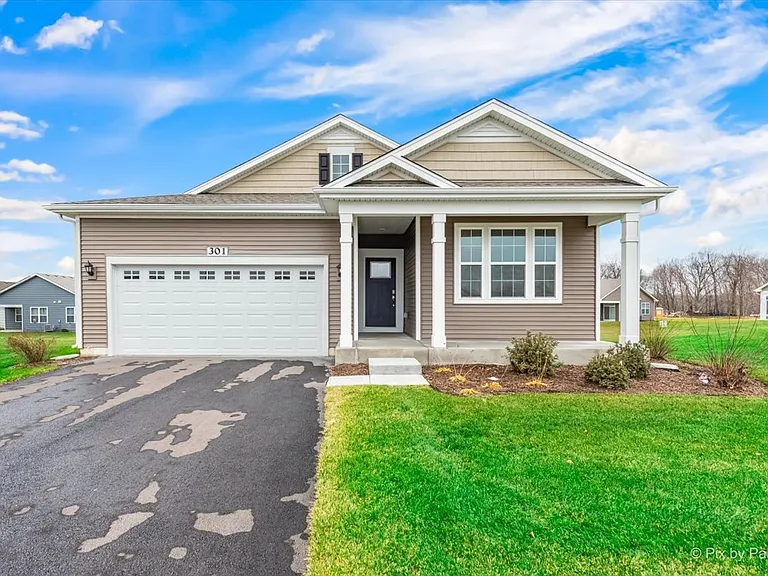 301 Westminster Ct — Photo 1